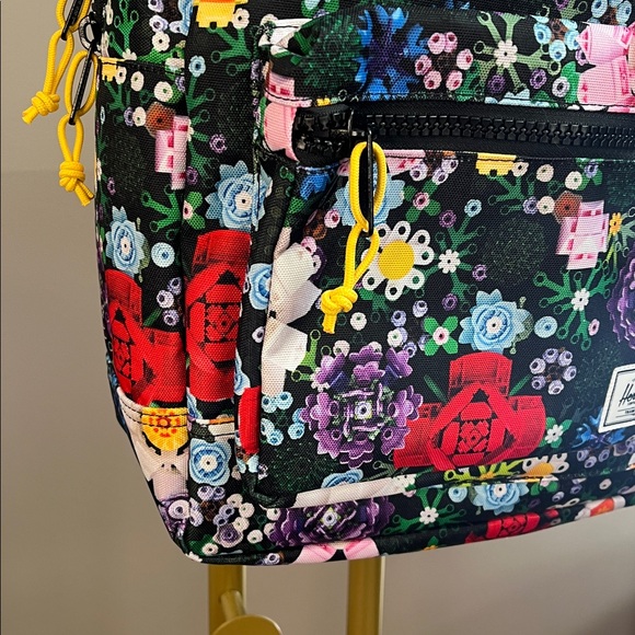 Herschel Heritage Large Backpack – Colorful Floral Pattern main image 9